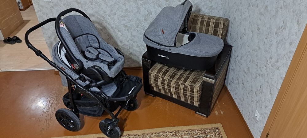 Продается коляска 3в1,в хорошем состоянии.