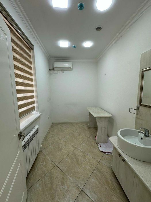 Продаётся коммерческое помещение 120м² мост Топович 1 линия