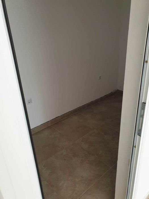 Дава се под наем Магазин в Бургас, Меден рудник - зона А - 80 кв.м за 425 € - Снимка #4