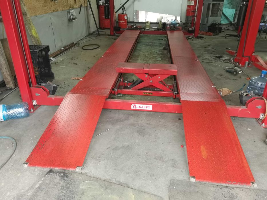 Трифазен четириколонен подемни 4500кг