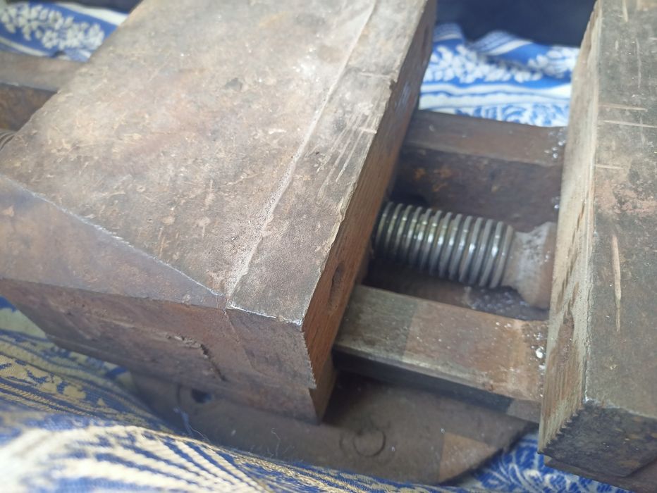 Тиски большие советские