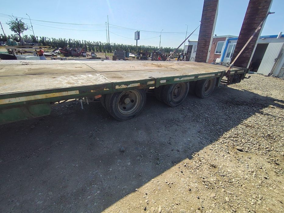 Ansamblu Renault Premium 440 + trailer utilaje 3 axe