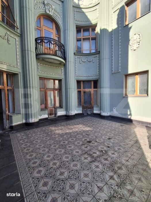Spatiu comercial 160 mp + terasa 40 mp, langa Piata Sfatului – Centr