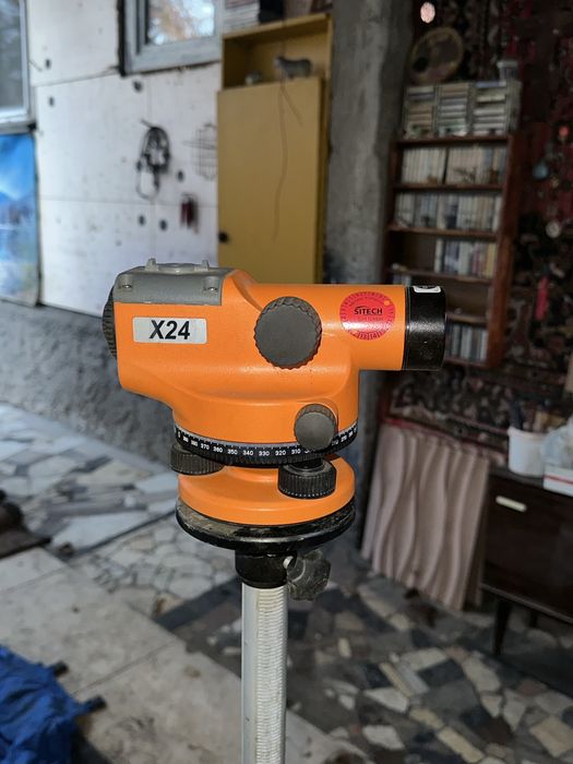 Нивелир строительный