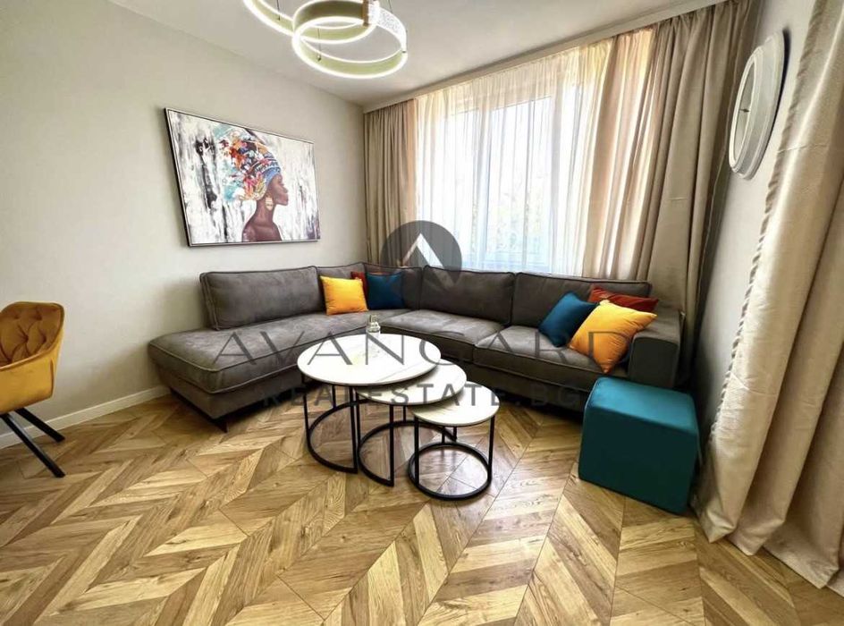 Продава се Тристаен апартамент в Пловдив, Христо Смирненски - 95 кв.м за 2316 €/кв.м - Снимка #3