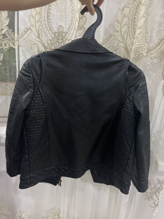 Кожанная  черная куртка