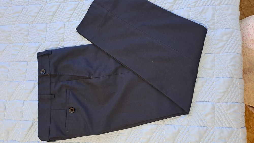 Продам костюм школьный