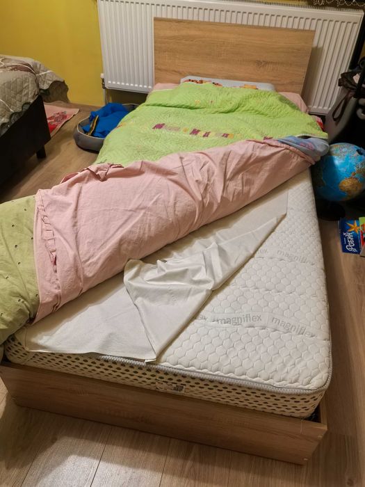 Продавам детски матрак магнифлекс 90/200 + легло