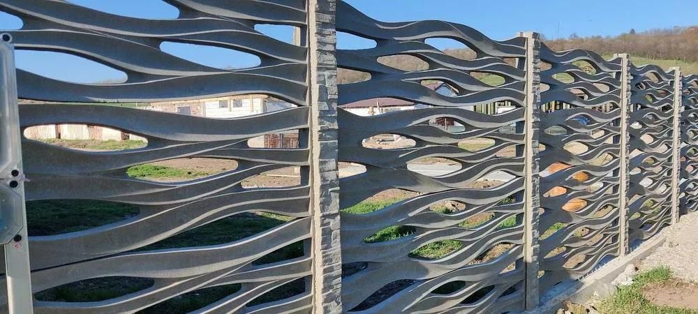 Placi de gard / garduri din beton / capace de gard