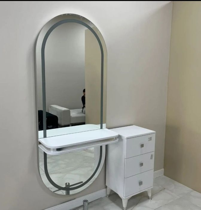 Канапе и две столчета