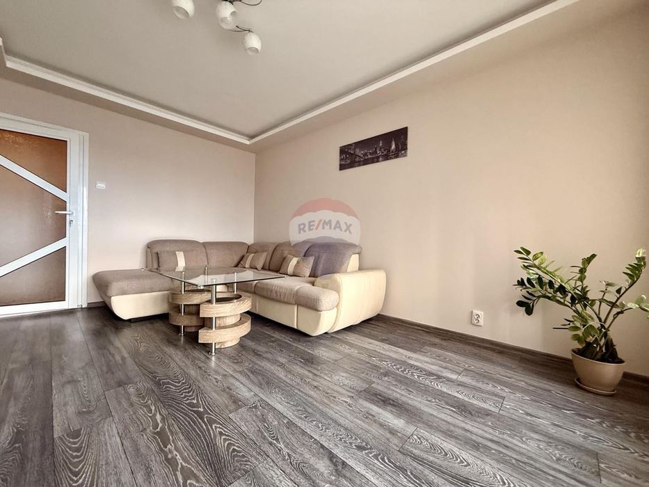 Тристаен апартамент с отделна кухня за продажба, кв. Владиславово, гр