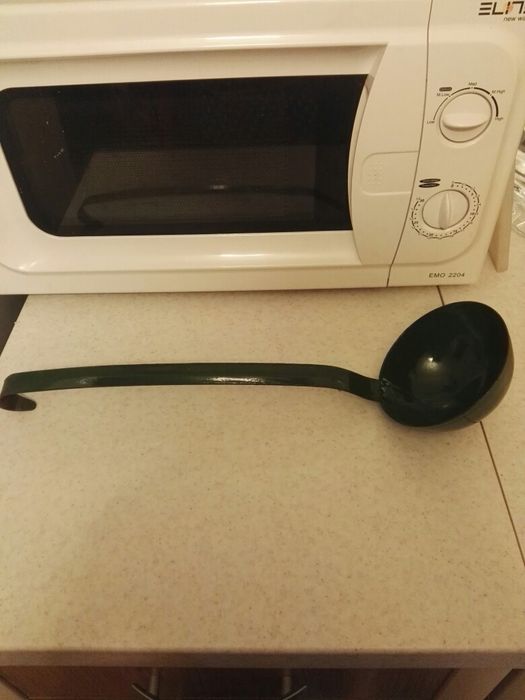 Ретро голям черпак в зелен цвят с дълга удобна дръжка 30 см и 0,230мл