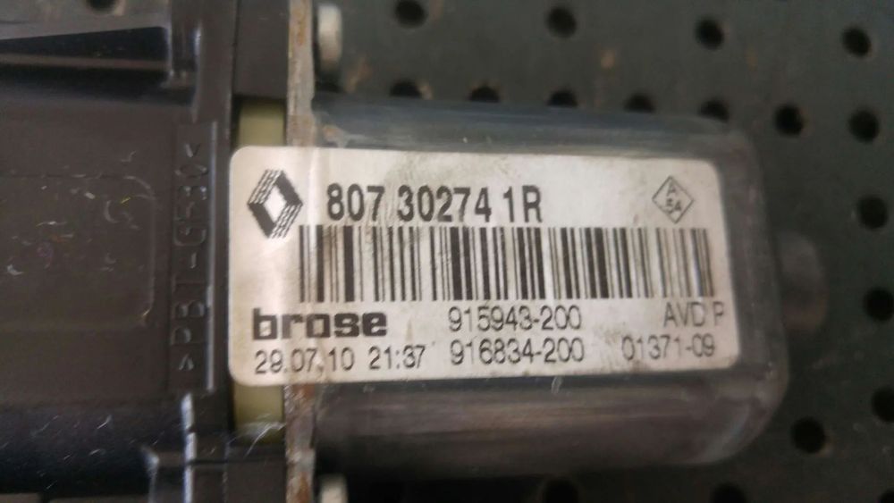 Motoras macara dreapta fata citroen c4 2 807302741r