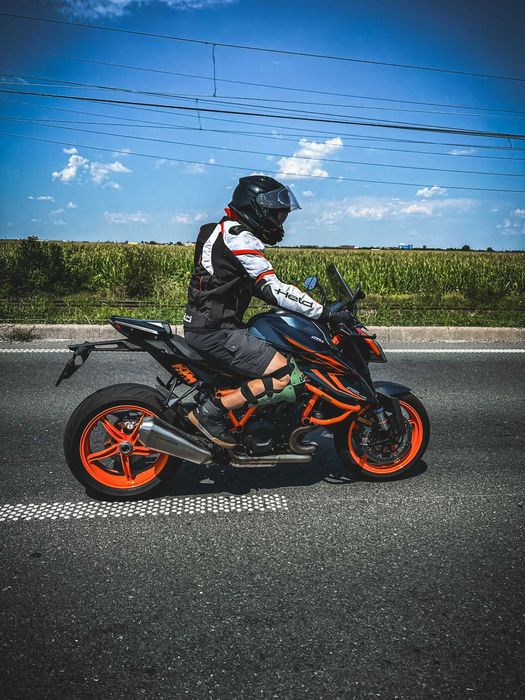 KTM Super Duke 1290 r EVO