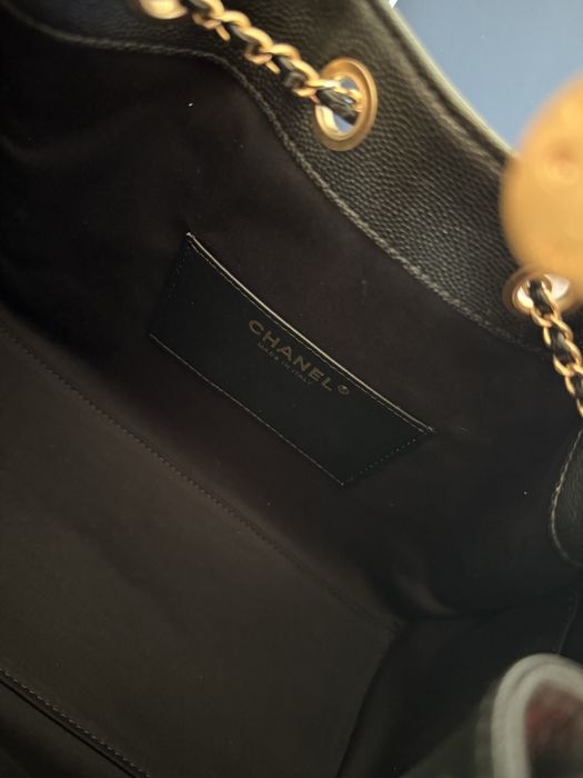 Chanel medium size 333€ НАЛИЧНА Нова