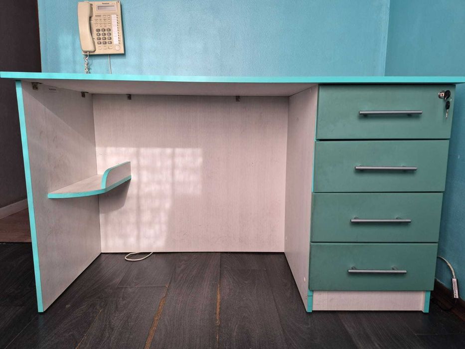 Продается офисная мебель