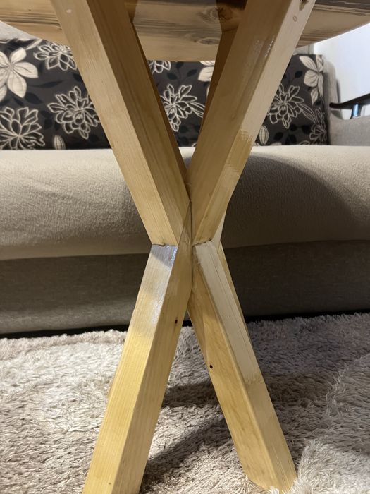 Măsuță de cafea rotundă din lemn