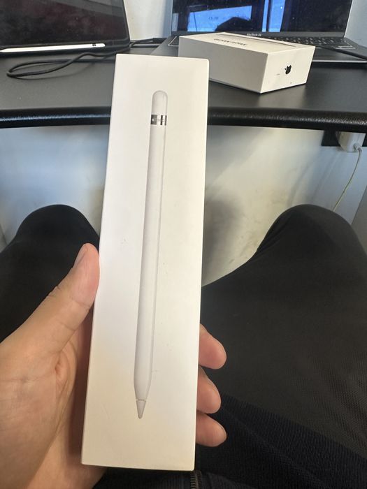Продам apple pencil 1