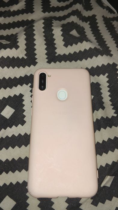 SAMSUNG A 11 почти новый