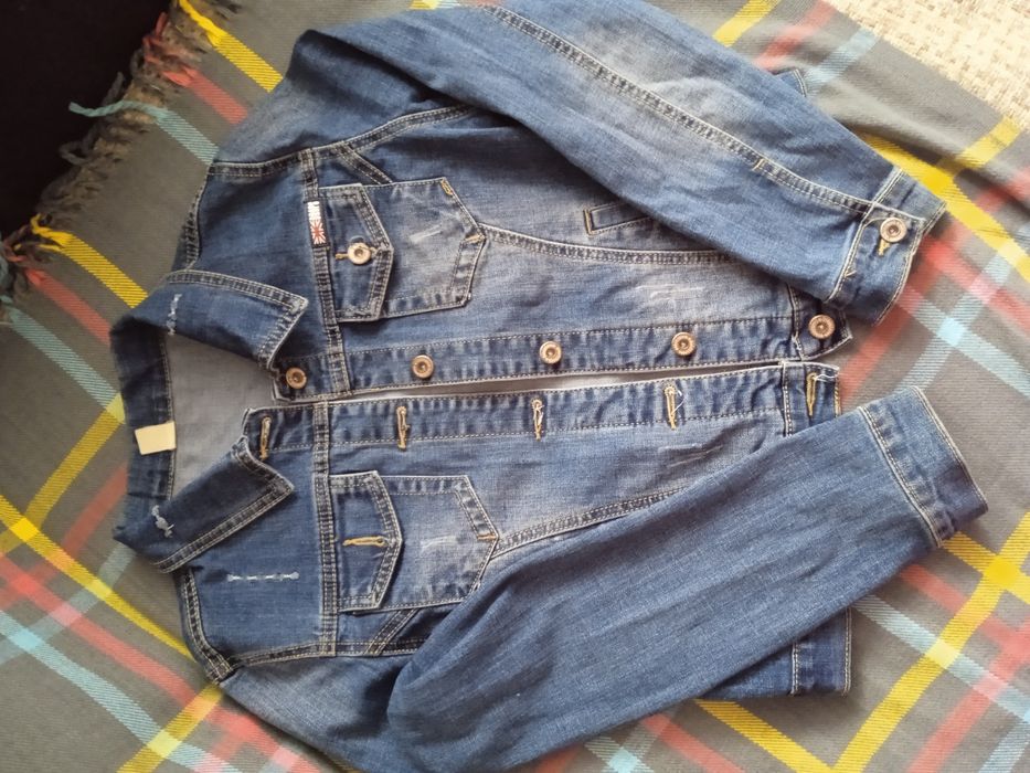 Джинсовая  куртка