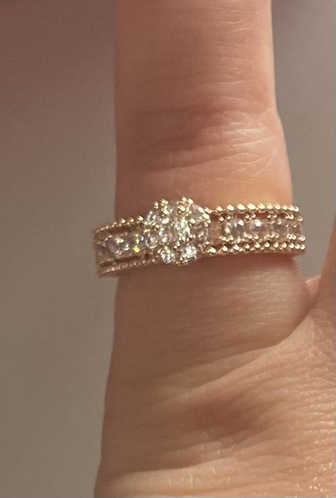 Нов! Елегантен 18к позлатен пръстен с цирконий, розово злато