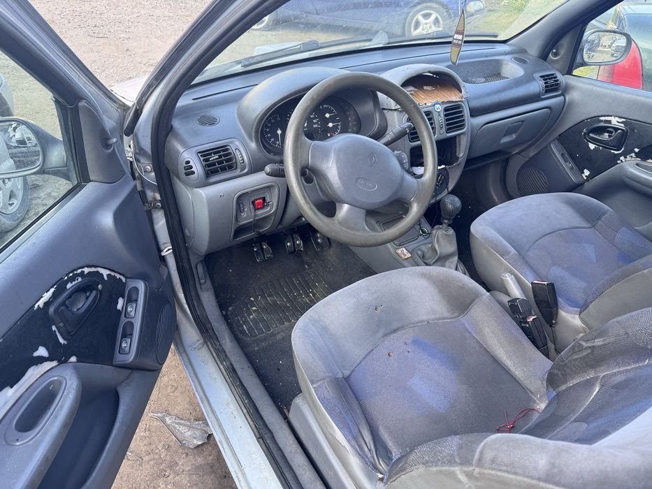 Renault Clio 1.2i 60hp 2001г На Части