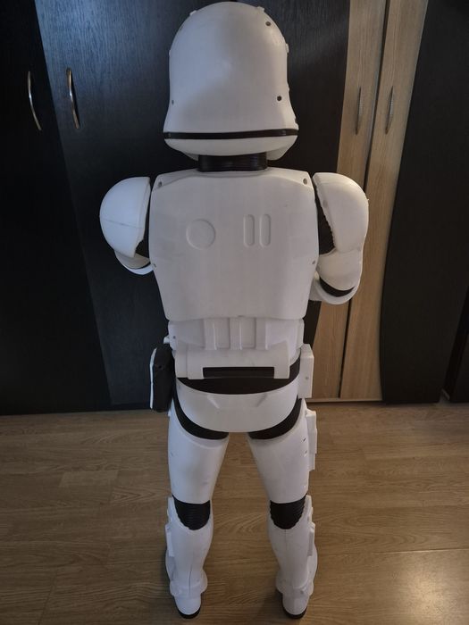 Star Wars Vll 120 cm First Order Storm Trooper w/ Motion Activated Sou