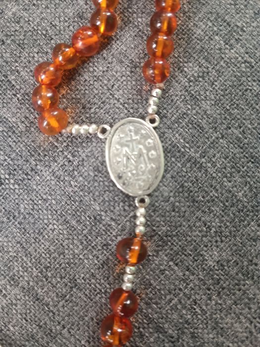 Сребърна  броеница