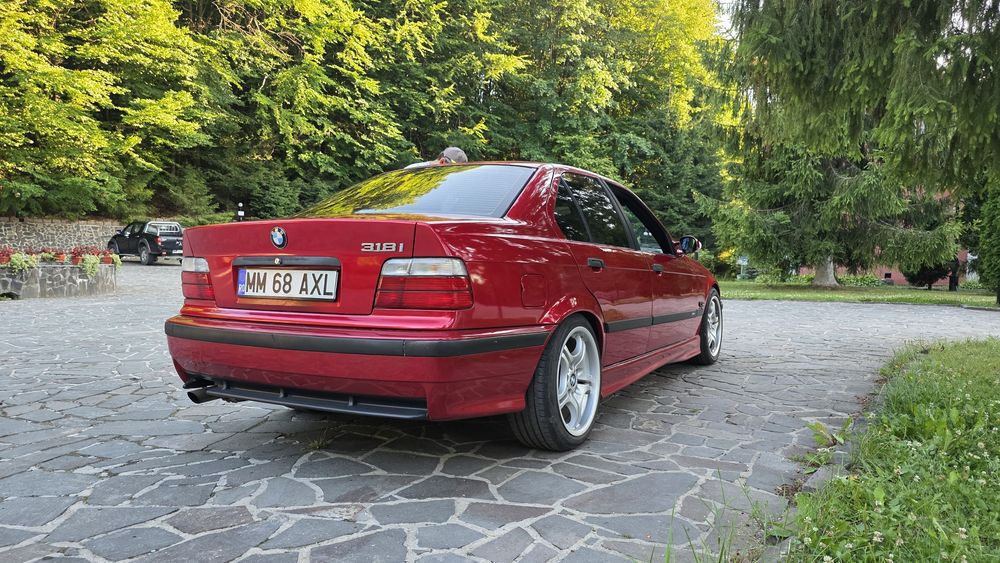 BMW 3 Series 1995 — imagine 3