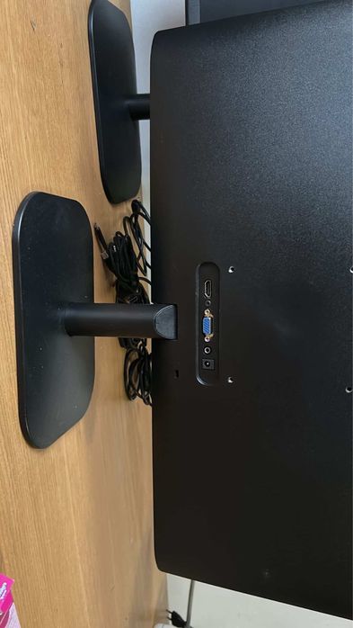 2x Monitoare AOC 23.8" FHD 1920x1080
