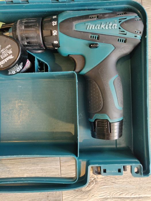 Mașină de înșurubat Makita DDF330D – 10.8V – 2 baterii + charger