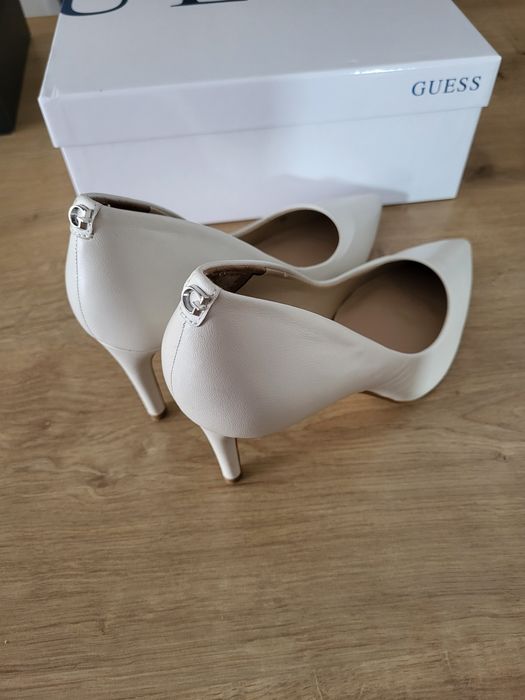 Pantofi Guess, marimea 37 1/2
