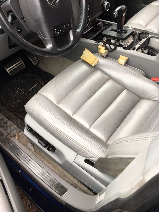 VW touareg V10 5.0TDI 2 броя на части!