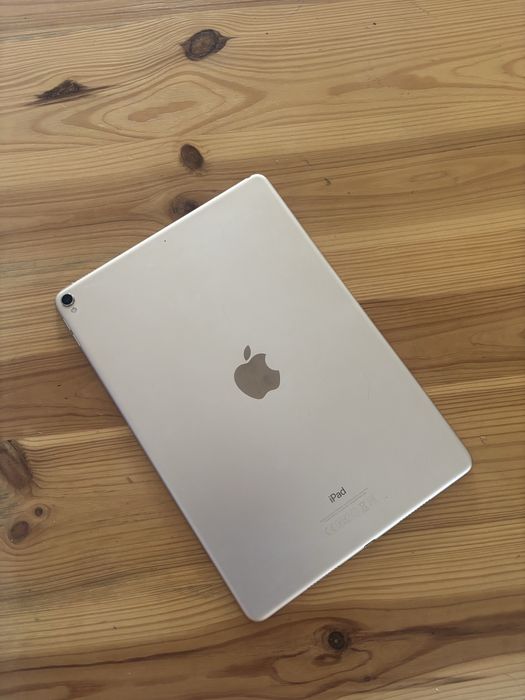Ipad Pro 10,5. Gold ( A1701) . Stare foarte buna