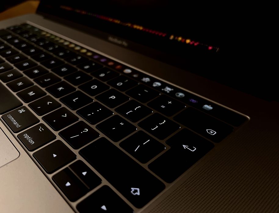 MacBook Pro 2017 в идеальном состоянии
