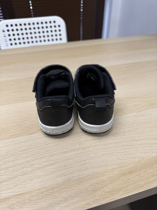 Детски кожени маратонки Skechers 28