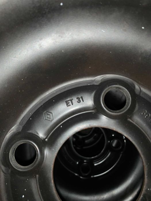 Jante tabla cu anvelope iarna renault clio 5 dacia logan 3