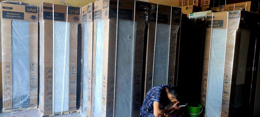 Артел Витринный холодильник HS390SN