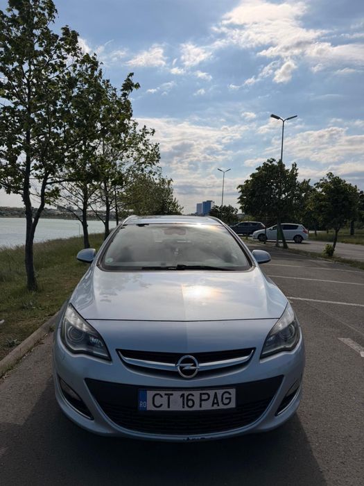 Vând Opel Astra J 2015 1.6 CDTi 136CP Sports Tourer (break)