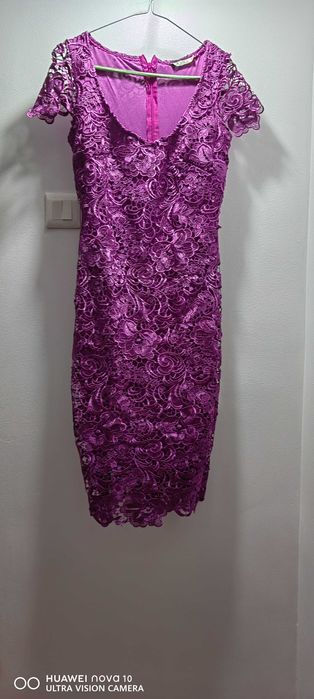 Rochie eleganta cu broderie