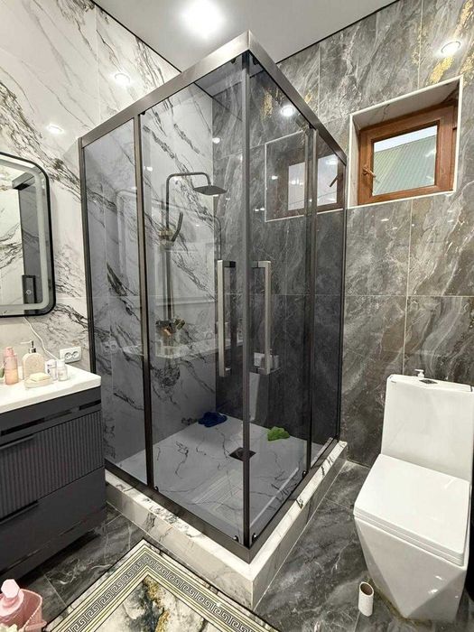 Душевые кабины и ограждения со склада!