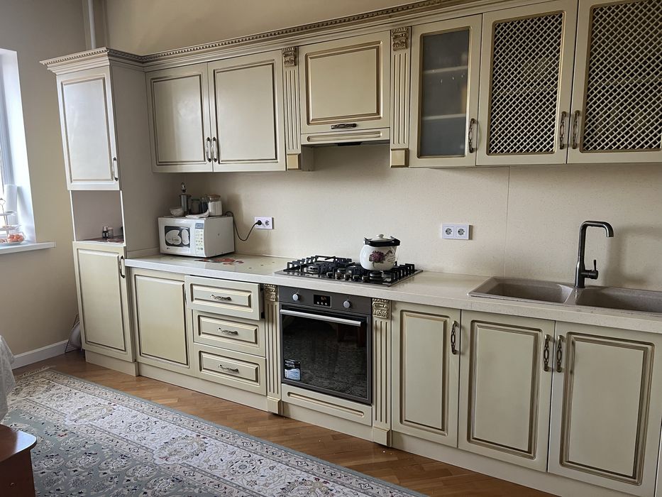 Продам кухню !!!