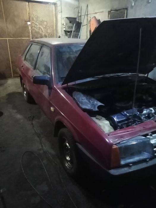 Автомобиль ваз 21099