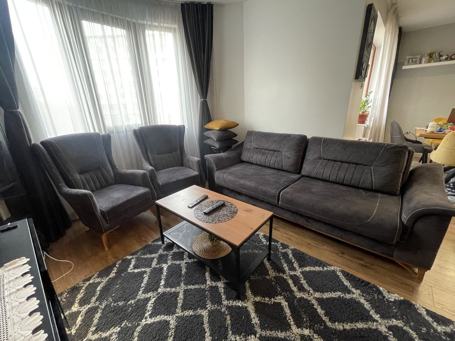 Триместен разтегателен диван и два фотьойла