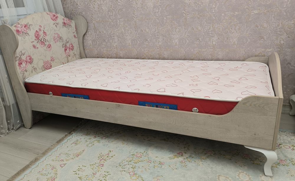 Шикарная мебель для принцессы