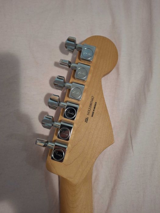 Електрическа / рок китара Fender Stratocaster за лява ръка