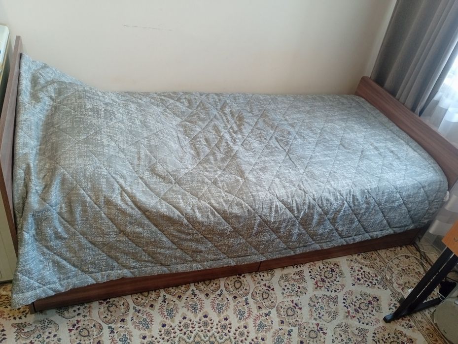 Продам кровати односпальные