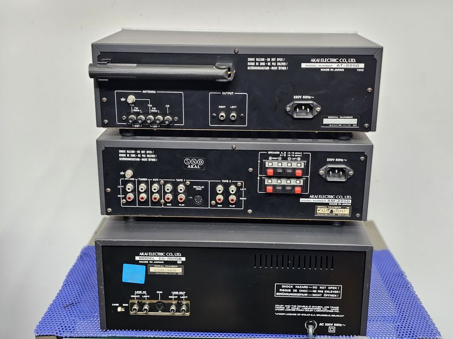 Linie audio Akai AM-2250 AT-2250 CS-702D