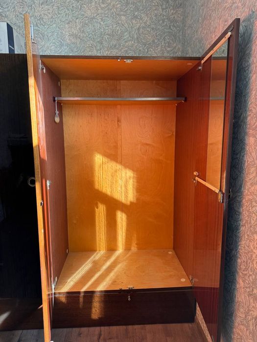 Продается шифонер в отличном состоянии советский.