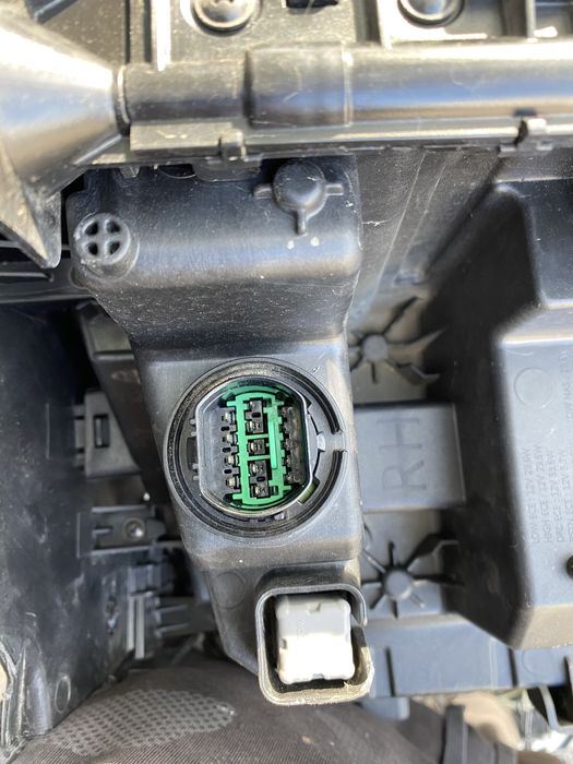 Десен фар Santa Fe FULL LED 2022